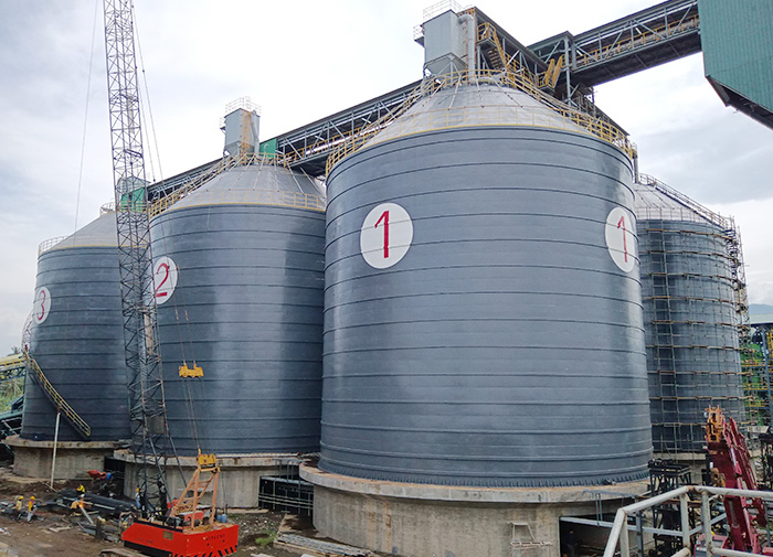 Large welded steel silo